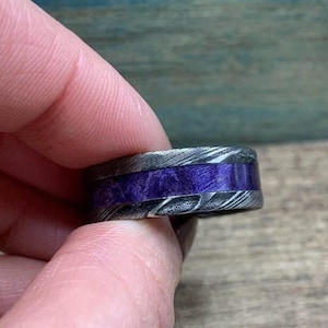 Purple Wedding Band, Stainless Steel Damascus Ring with Box Elder Inlay image 5