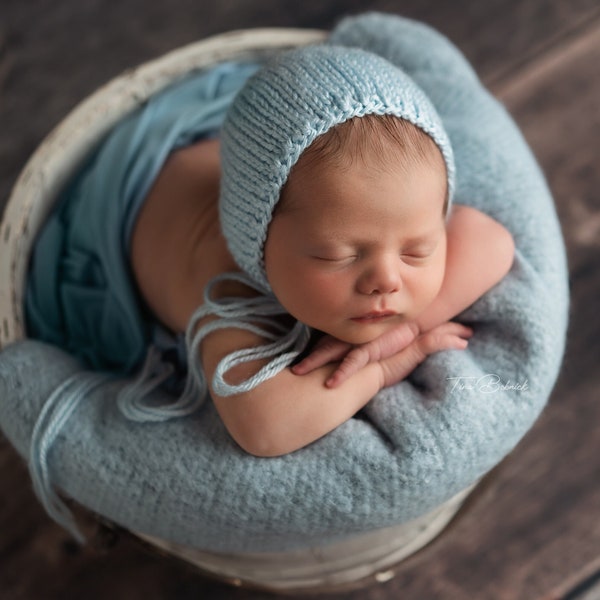 Light Blue Classic Bonnet, Newborn Baby Hat, hand knit photography prop baby cap