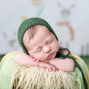 Forest Green Classic Bonnet, Newborn Baby Hat, hand knit pine green photography prop baby cap