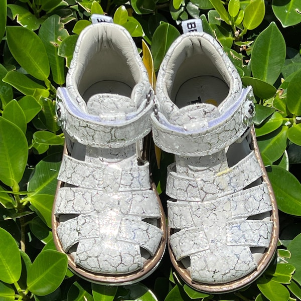 Girl’s Orthopedic Sandals | Arch Support Insole | Barefoot Shoes | Anti-Shock Sole | European Silver Shoes | Hardback | Closed Toe Sandals