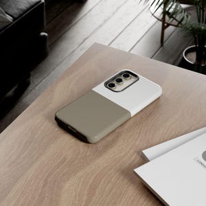 Minimalist horizontal two-tone glossy phone case cover for iPhone X XR 11 12 13 14 15 16 17 Pro Max Galaxy S26 S25 S24 S23 S22 Google Pixel image 8