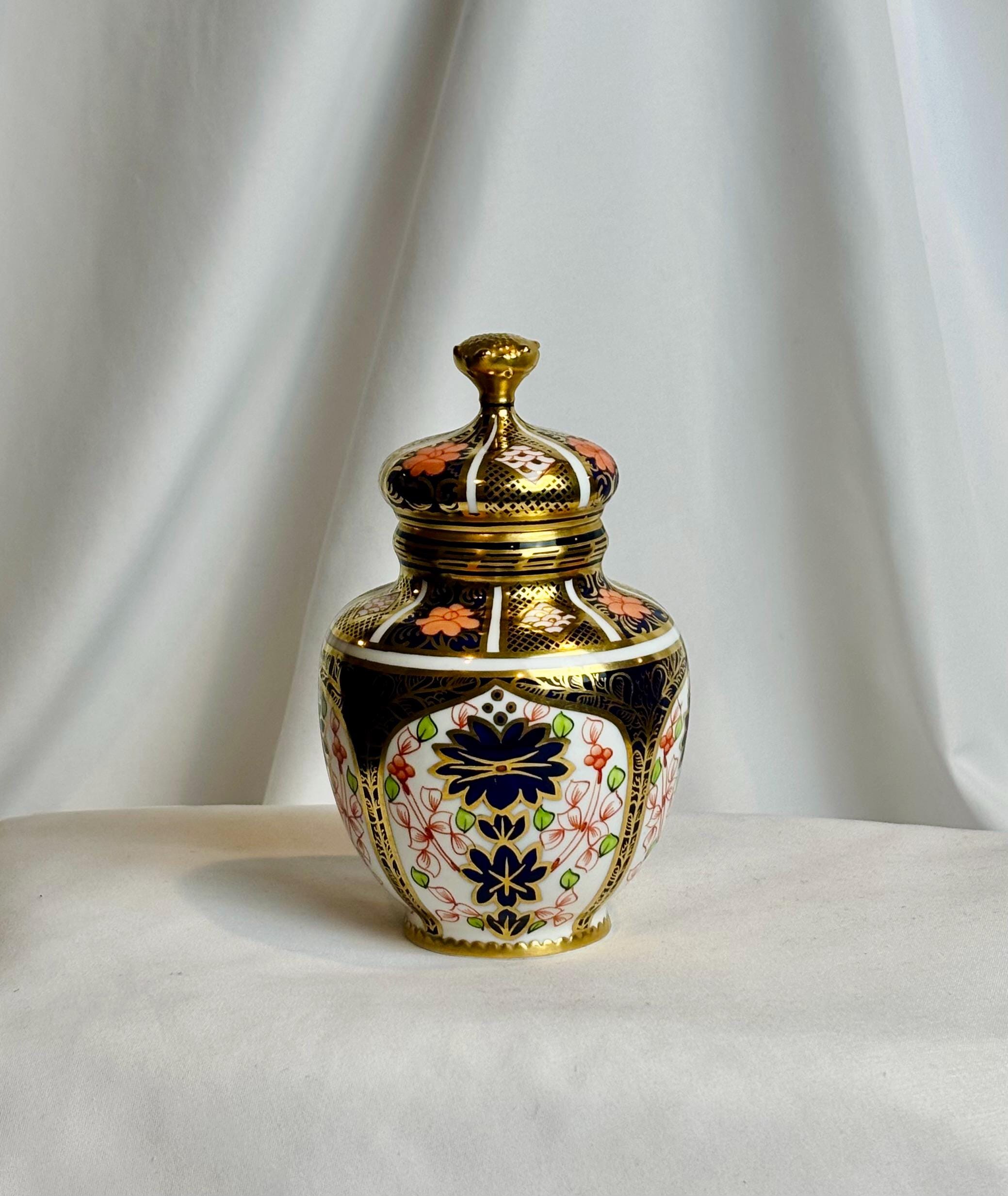 Royal crown derby english bone china 1128 - Etsy 日本