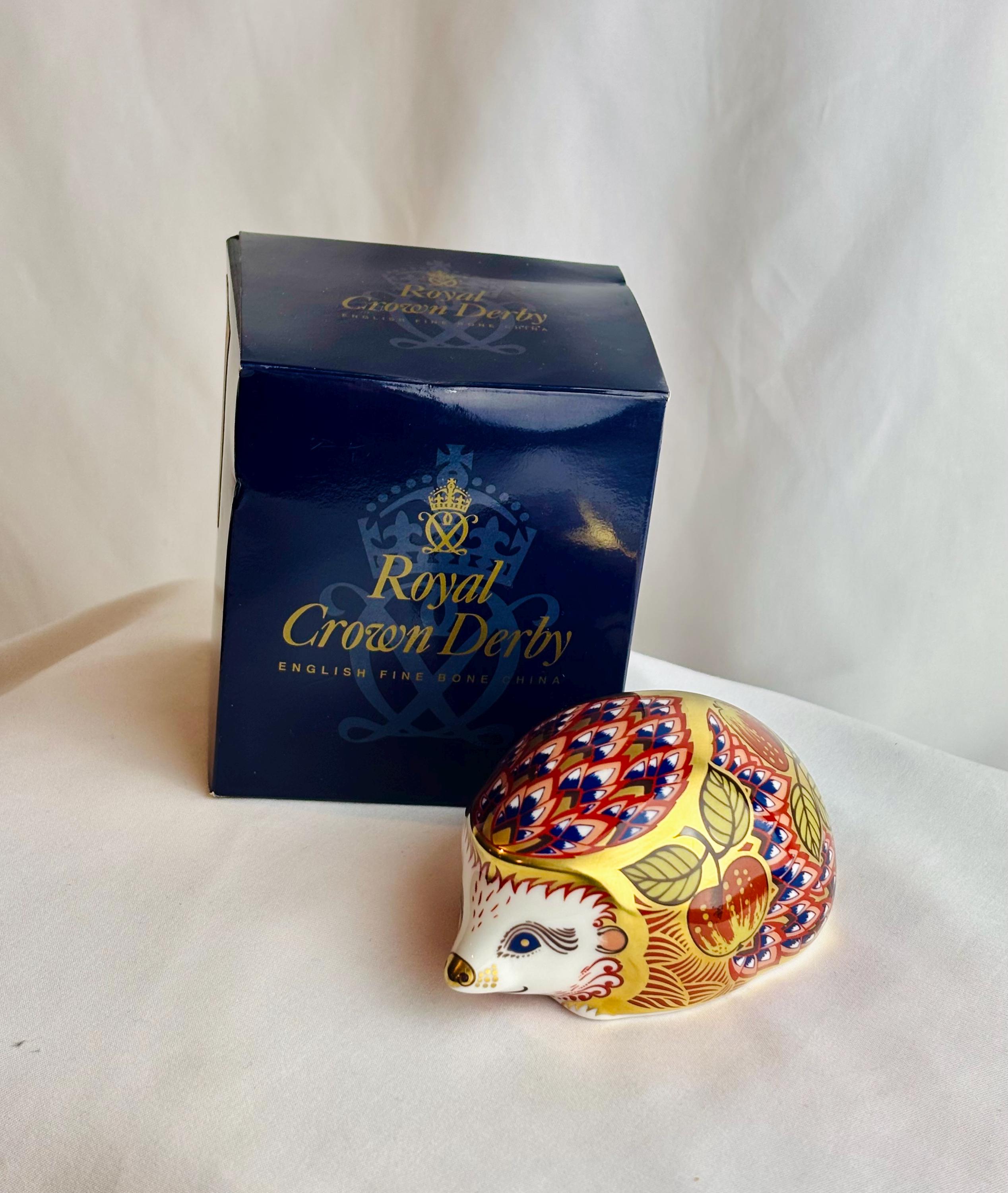 Royal Crown Derby Paperweight Orchard Hedgehog. Gold Stopper