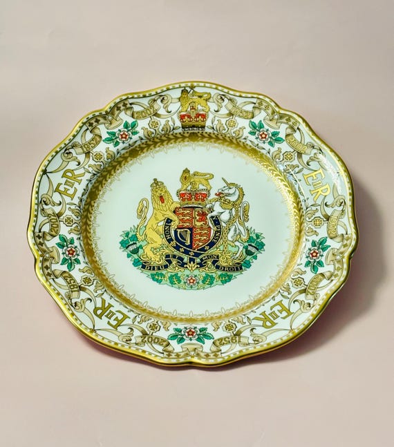 SPODE エリザベス女王 記念プレート　1952-2002 Spode Stafford Plate to Commemorate the Golden Jubilee of Her