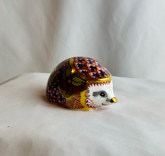 Royal Crown Derby Paperweight Orchard Hedgehog. Gold Stopper