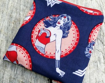 Wonder Woman zipper pouch. Diana Prince. DC bombshell. Wonderwoman change purse. Super hero coin wallet.