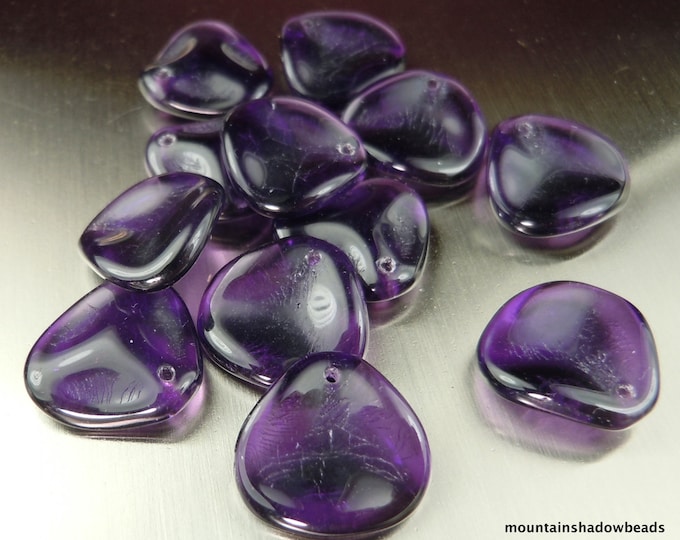 Czech Glass Rose Petal Beads 14mm Tanzanite 25 pc (9 - 27)