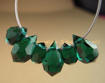 6 Czech Crystal Teardrop Briolette Beads Emerald (BX 11 - 24)
