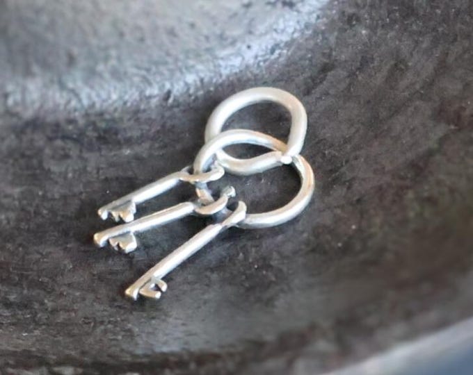 Sterling Silver .925 Keys on Ring Charm - BX 6 - 14 Skeleton Key Charm