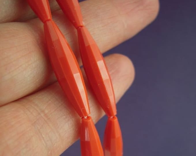18 Vintage West German Faceted Plastic Beads Coral