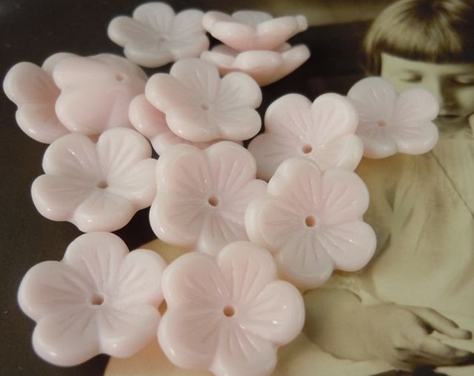 Vintage German Glass 13mm Pink Flower Beads