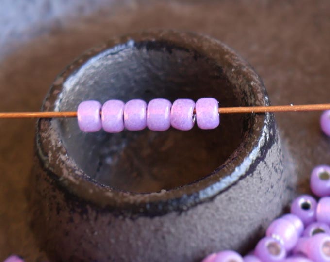 100 TOHO Seed Beads 6/0 Silver Lined Milky Light Purple (BX - 12 - 27)