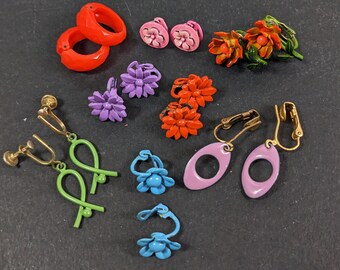 8 Pairs Vintage Enameled Flower Earrings - Multi Color Small Clip on Earrings 60's