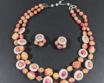 Collar y pendientes vintage únicos de cuentas de plástico rosa y blanco - Varias hebras