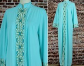 Vintage Embroidered Robe Boho 60 39 s 70 39 s Blue Nylon Sleep Wear Size Medium