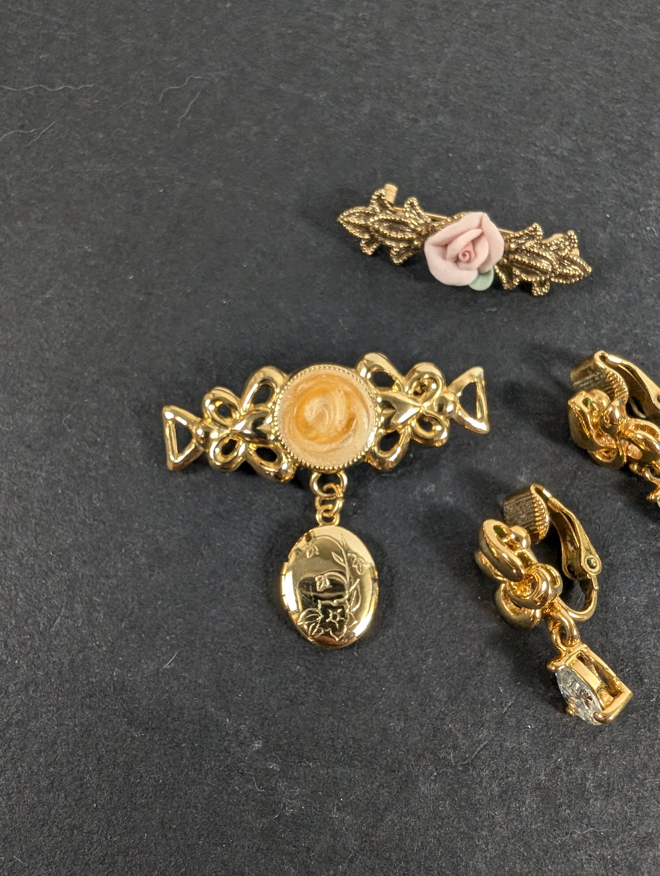 Lot De 3 Bijoux Vintage : Boucles D'oreilles, Pendentif Et Broche - Bigiotteria Années 80/90 - Occasion