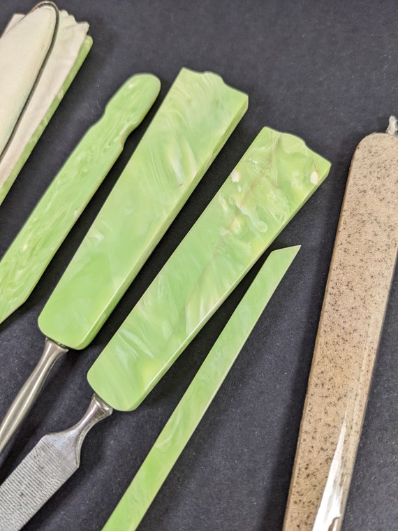 Vintage 40's Manicure Set - Green Marbled Plastic… - image 7