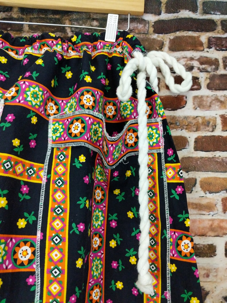 Vintage 60/'s 70/'s Hippie Skirt Colorful Print Rope Ties Size Small