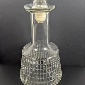 Vintage Square Patterned Decanter with Stopper - Retro Decorative Clear Liquor Bottle