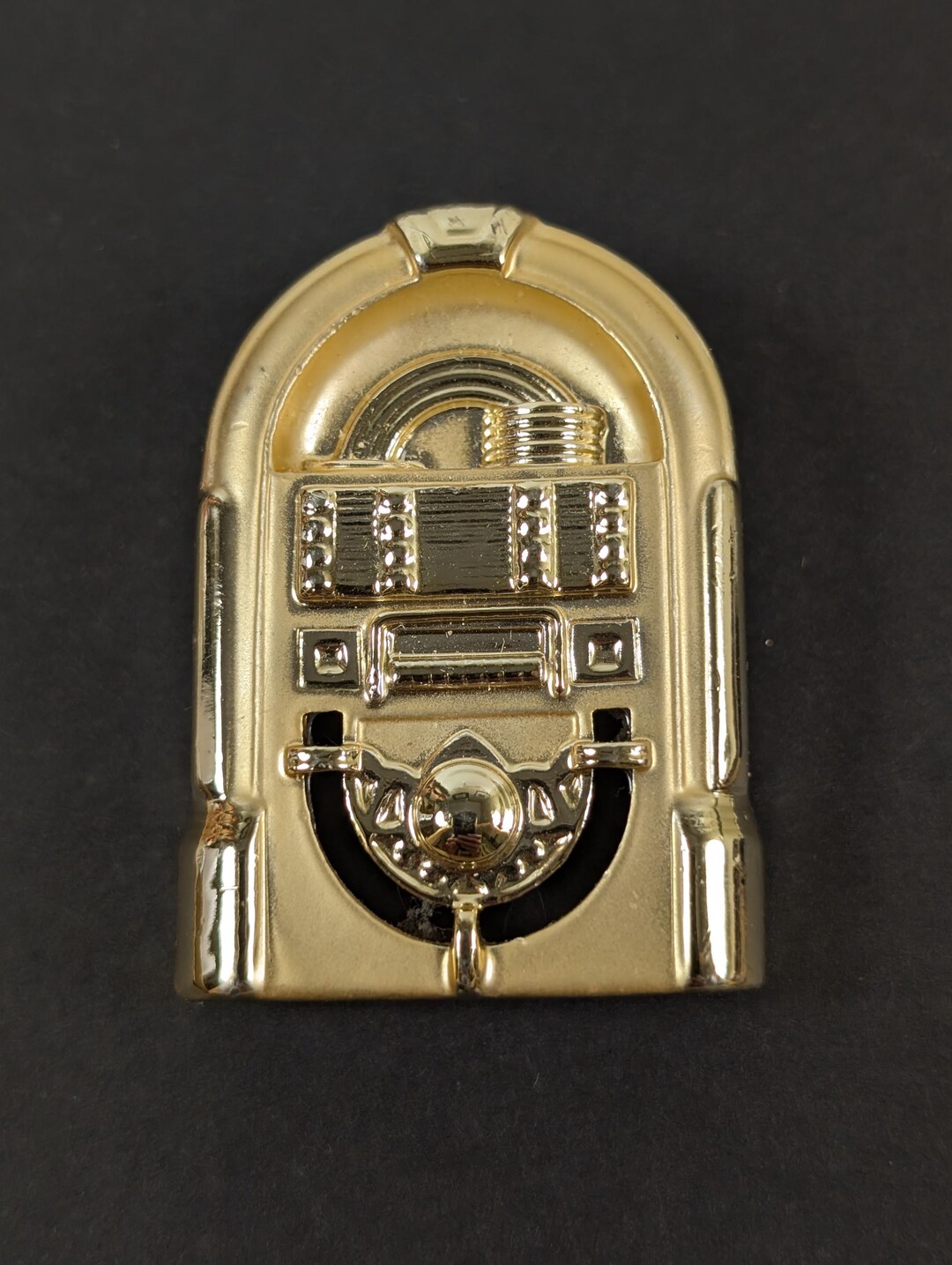 Vintage Juke Box Brooch Pin Gold Tone Satin Finish Music Themed Jewelry ...