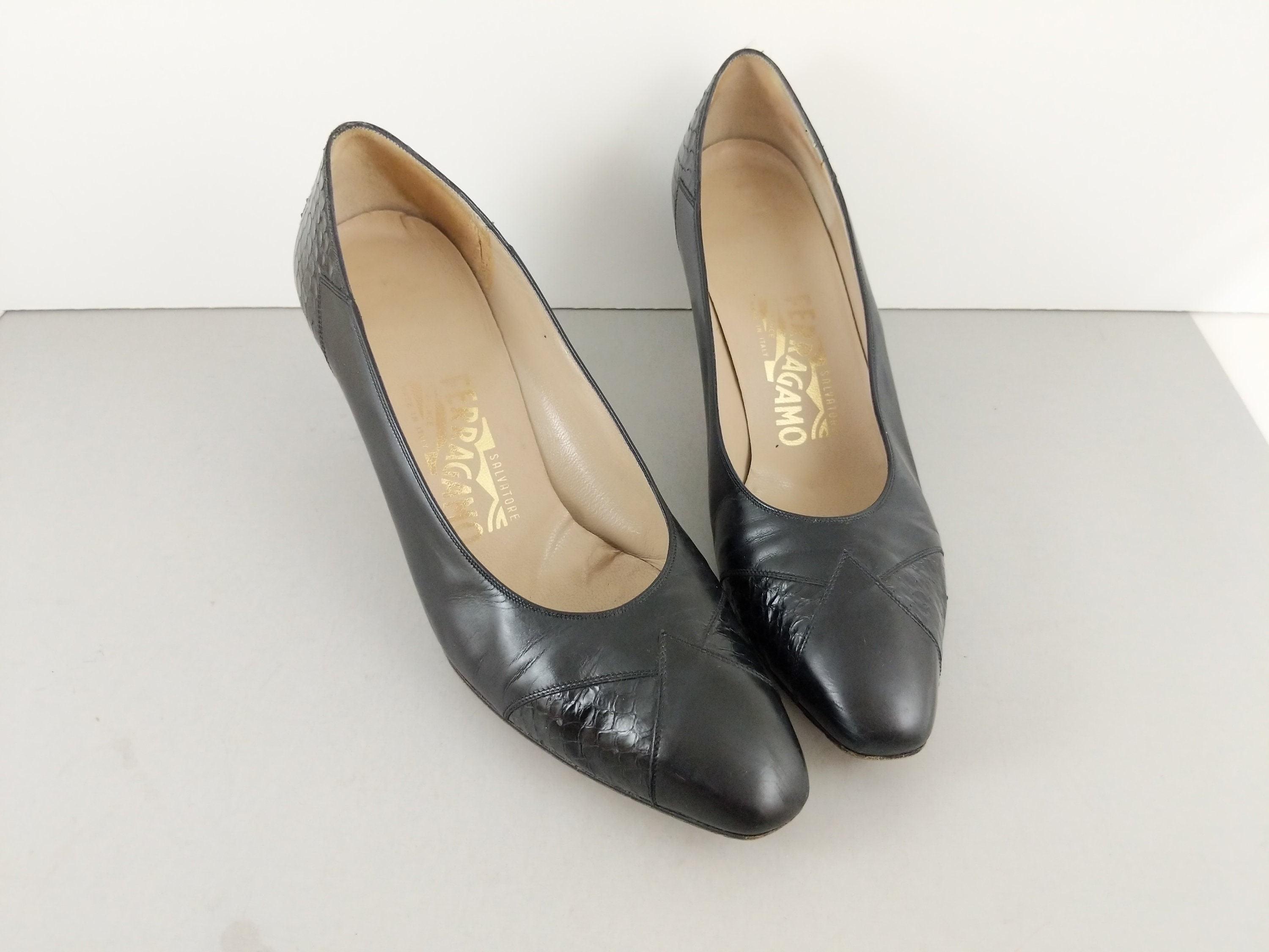 Vintage Ferragamo Pumps Size 9.5 AA Simple Blue Women's