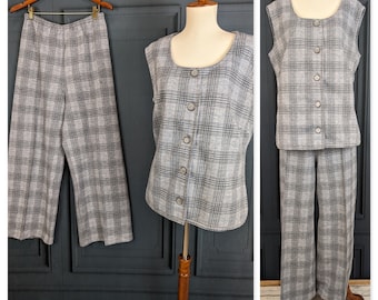 Vintage 70's Women's Leisure Suit Set - Grey Plaid Knit Sleeveless Shirt Vest and Pants - Size L XL