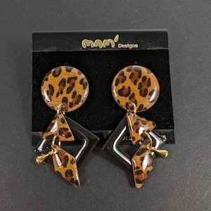 Vintage 80's oorbellen Mam Designs Artisan sieraden op kaart Hangende luipaardprint