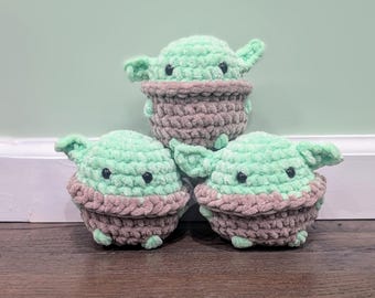 Handgemachtes gehäkeltes Baby Yoda-inspiriertes Plüsch