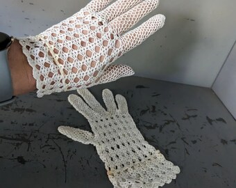 cute vintage crochet gloves