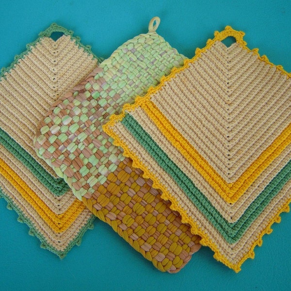 vintage green and yellow potholder set