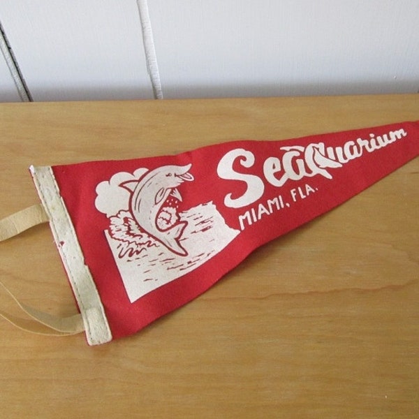 vintage Miami souvenir pennant