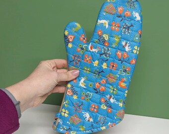 vintage flower oven mitt