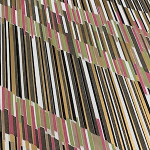 Papier chiyogami ou yuzen - graphiques, rayures de style Mid-Century, vert mousse, rose poudré, taupe, noir et ivoire avec or, 25 x 30 cm