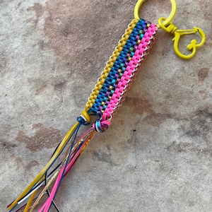 Tornado Twister Braided Keychains 4 STRAND, Boondoggle, Gimp Plastic  Lacing, Back to School, Gifts for Kids, Scoubidou String Keychain, 