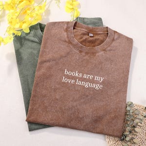 Bücher sind meine Liebe Sprache Shirt, Buchliebhaber Shirt, süßes Leseratten Shirt, Geschenk für Leseratten