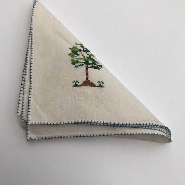 A Vintage hand embroidered Cotton Handkerchief - Dainty Ladies' Hanky