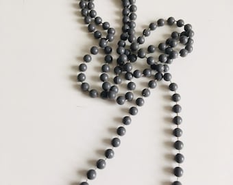 Vintage necklace - matte mid grey self strung plastic beads - Costume Jewelry