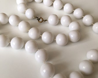 Vintage necklace - white self strung plastic beads - Costume Jewelry