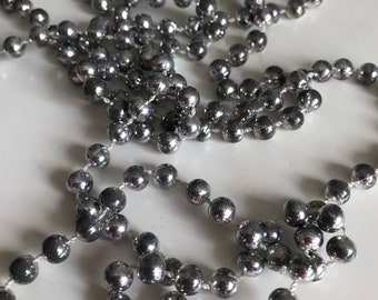 Vintage necklace - metallic silver self strung plastic beads - Costume Jewelry