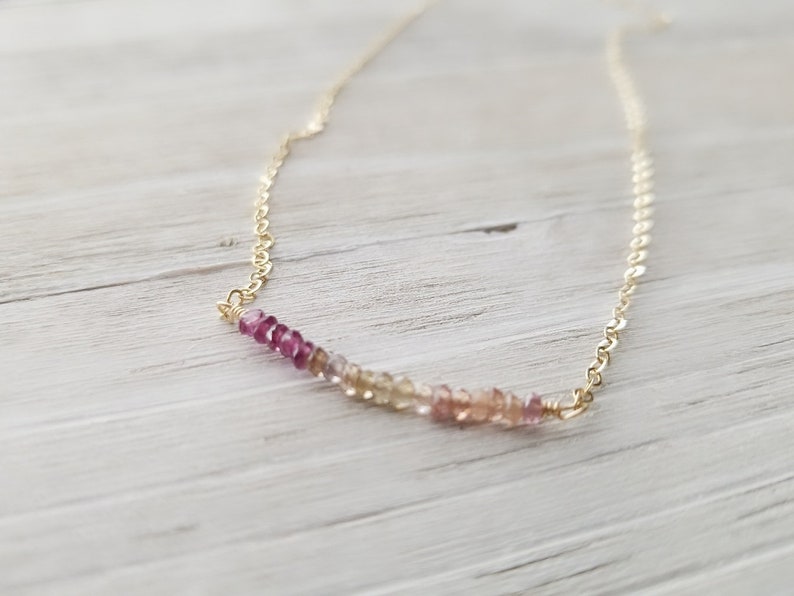 Tundra Sapphire Bar Necklace, Dainty Beaded Necklace, Layering Necklace, Sapphire Necklace afbeelding 4