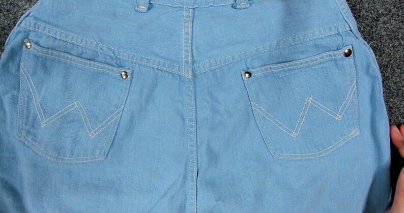 Jean Wrangler bleu cloche des années 1960 | Denim Curvy Fit taille haute bleu bébé | Taille 2 Sablier taille 26 Petite image 12