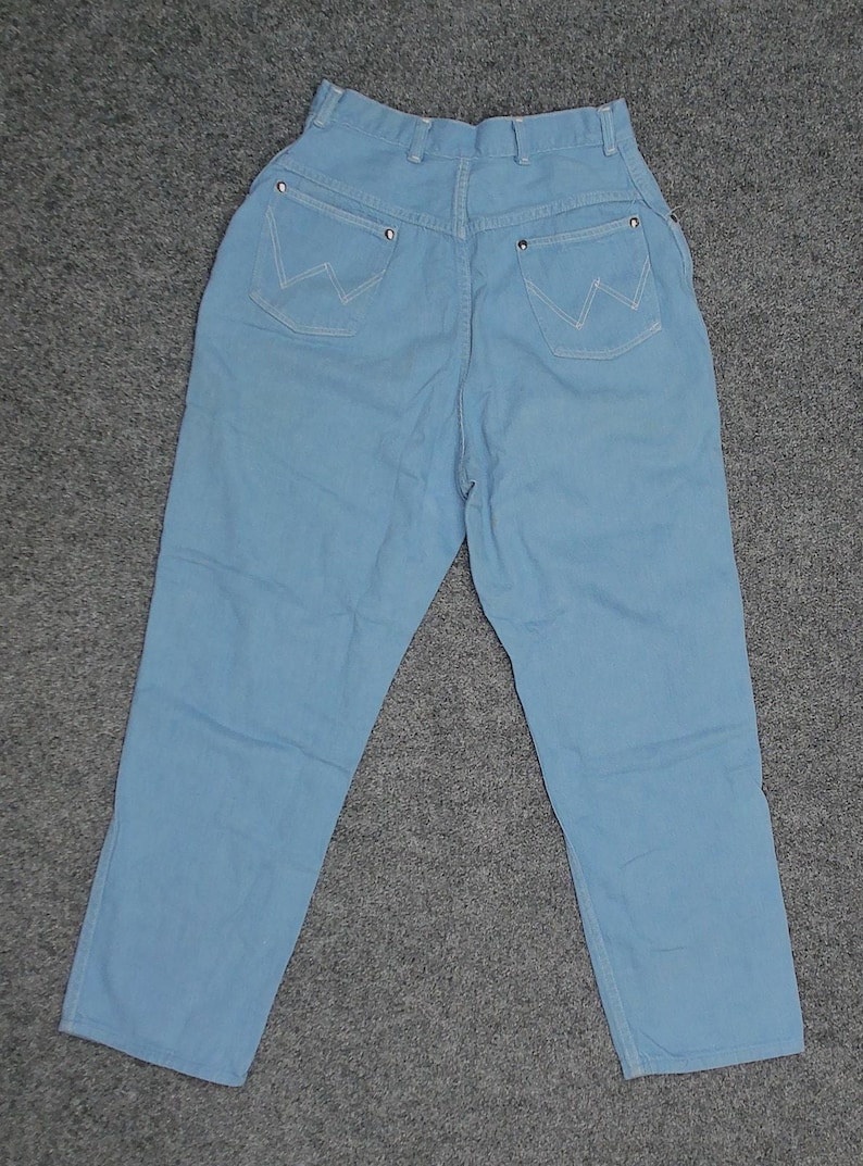 Jean Wrangler bleu cloche des années 1960 | Denim Curvy Fit taille haute bleu bébé | Taille 2 Sablier taille 26 Petite image 4
