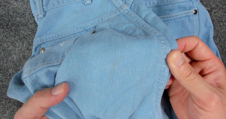 Jean Wrangler bleu cloche des années 1960 | Denim Curvy Fit taille haute bleu bébé | Taille 2 Sablier taille 26 Petite image 11
