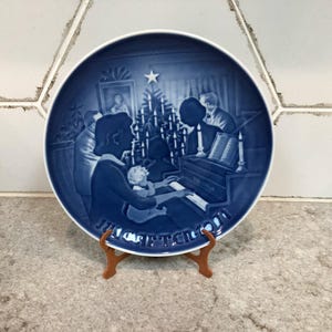 Vintage 1971 Bing and Grøndahl Christmas Plate – Christmas at Home – Danish Porcelain Collector’s Plate