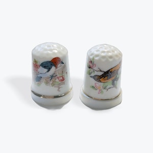 Set of 2 Porcelain Bird-Themed Thimbles – Collectible Sewing Thimbles, Vintage-Style Gift for Crafters & Thimble Collectors