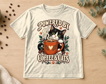 T-shirt met de tekst "Powered by Coffee & Cats", T-shirt met smokingkat, cadeau voor kattenmoeder in zwart-wit, T-shirt voor koffieliefhebbers