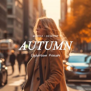 Puede incluir: Una mujer con un abrigo marrón camina por una calle de la ciudad con follaje otoñal en el fondo. El texto "AUTUMN Lightroom Presets" está superpuesto en la imagen.
