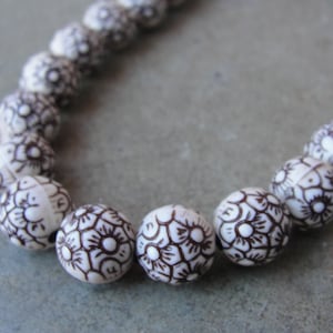 Y2K Floral Beaded Phone Charm: Retro Cellphone Strap