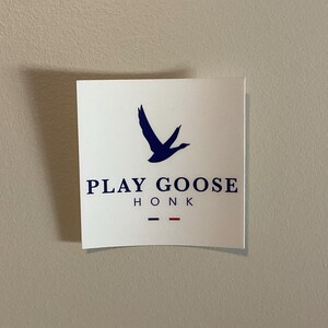 Pegatina de Goose Martini: &quot;Play Goose&quot; (Juega Goose), inspirada en Martini, regalo para fanáticos de Jam Band, letra de Goose, regalo para amantes de la música, pegatina de cóctel