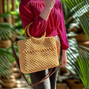 Boho Crochet Shoulder Bag – Bamboo Handle Summer Tote, Handmade Eco-Friendly Straw-Look Purse, Vacation Style Gift for Her